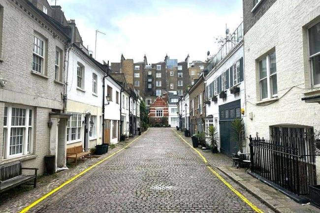 4 Elvaston Mews, South Kensington, London SW7 5HY 1