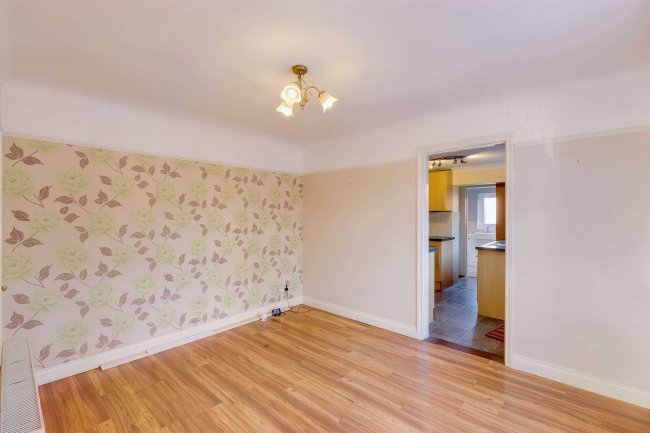 135 Kathleen Road, Southampton, Hampshire, SO19 8LP 3