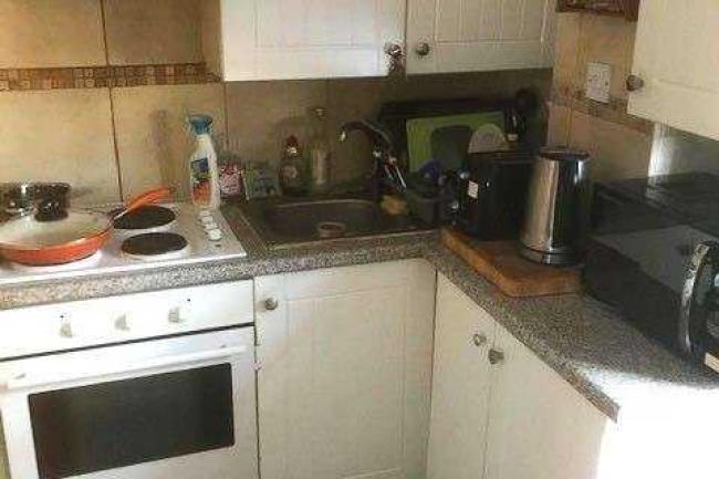 33a / 33b Merlin Crescent, Edgeware, HA8 6JJ 2