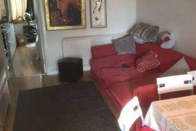 33a / 33b Merlin Crescent, Edgeware, HA8 6JJ 2