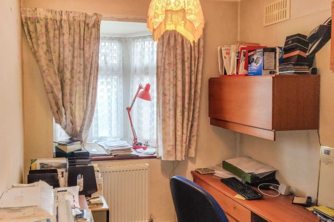 75 Stanley Road, Teddington TW11 8UB
 8