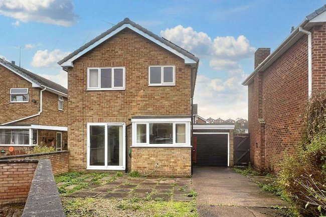 14 Glastonbury Close, Mansfield Woodhouse, Nottinghamshire, NG19 8JN 9