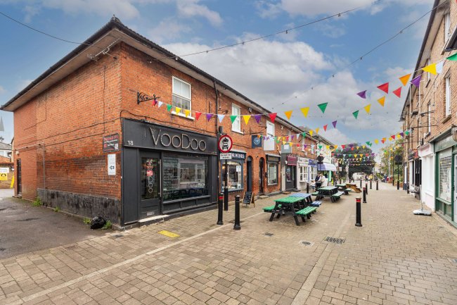 18 and 18A Crown Street, Brentwood, Essex, CM14 4BA 10