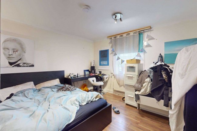 18 and 18A Crown Street, Brentwood, Essex, CM14 4BA 10