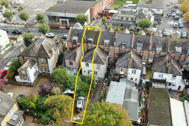 408 Brighton Road, South Croydon, CR2 6AN 7