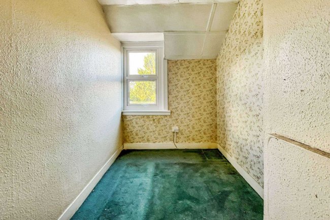 40 Hall Lane, Shenfield, Essex, CM15 9AN 9