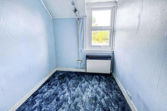 40 Hall Lane, Shenfield, Essex, CM15 9AN 9