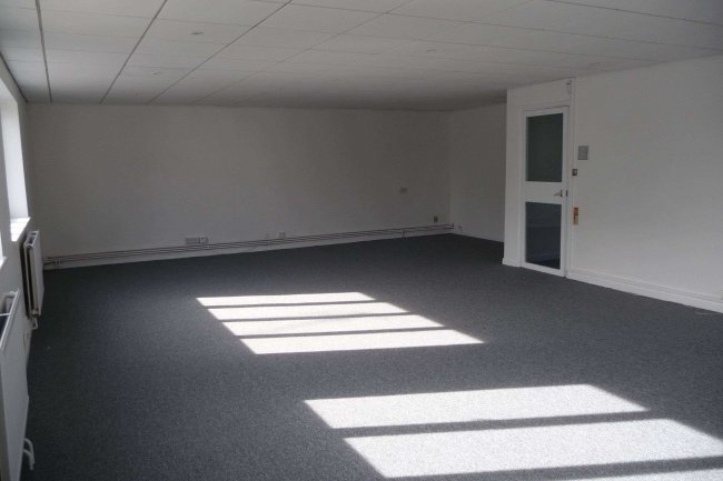 7a Horton Road, Datchet, Berkshire SL3 9EN 1