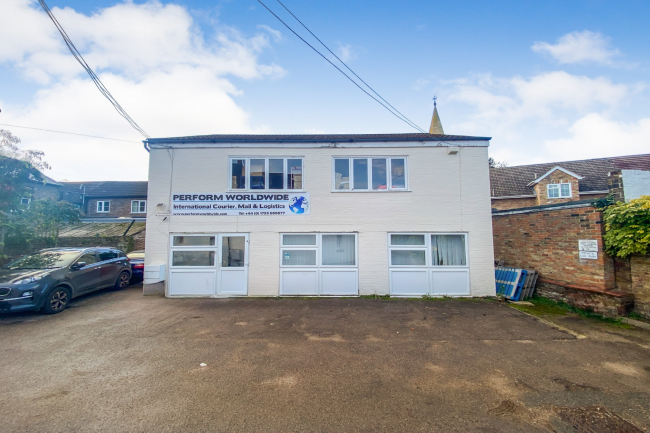 7a Horton Road, Datchet, Berkshire SL3 9EN 1