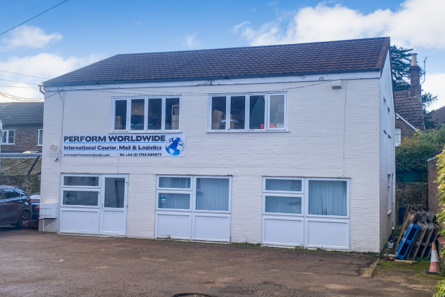 7a Horton Road, Datchet, Berkshire SL3 9EN 1