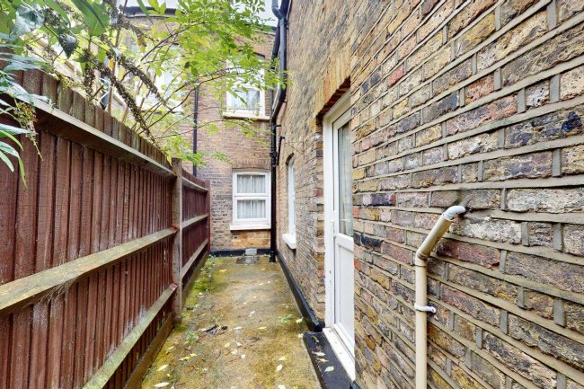 227 Milkwood Road, Herne Hill, London, SE24 0JE 5