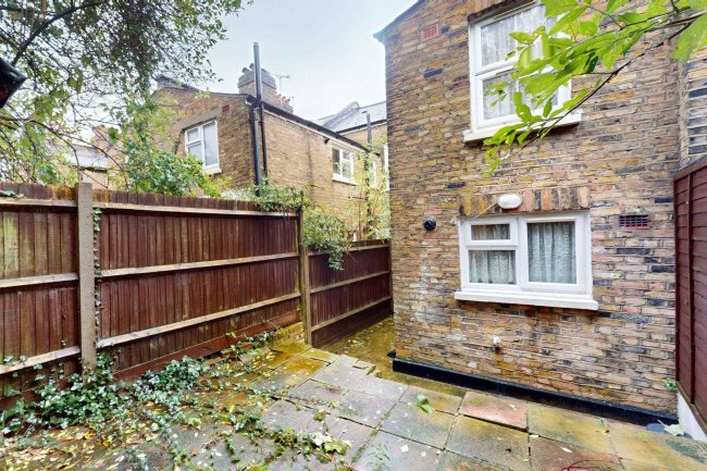 227 Milkwood Road, Herne Hill, London, SE24 0JE 5