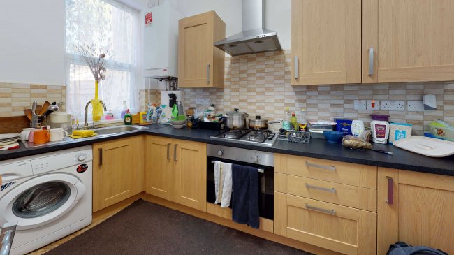 75 Chadwin Road, Canning Town, London, E13 8ND 6