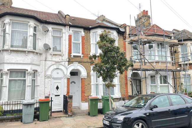 75 Chadwin Road, Canning Town, London, E13 8ND 6