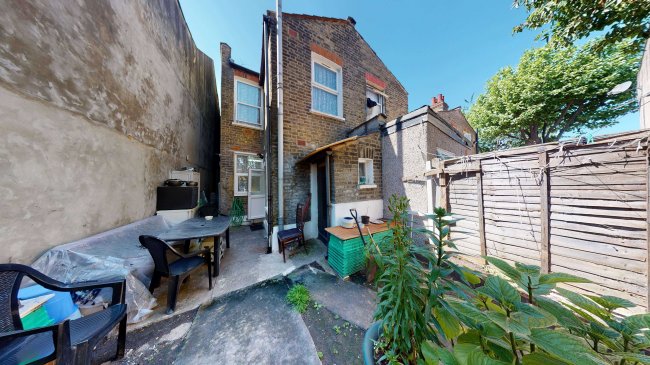 75 Chadwin Road, Canning Town, London, E13 8ND 6