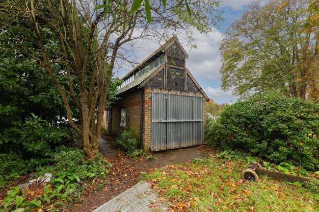 Aldous Boathouse, 20a Manor Road, Teddington, TW11 8BG 5