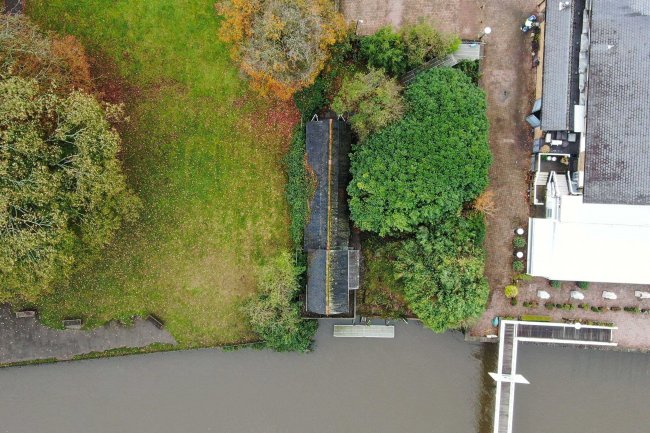 Aldous Boathouse, 20a Manor Road, Teddington, TW11 8BG 5