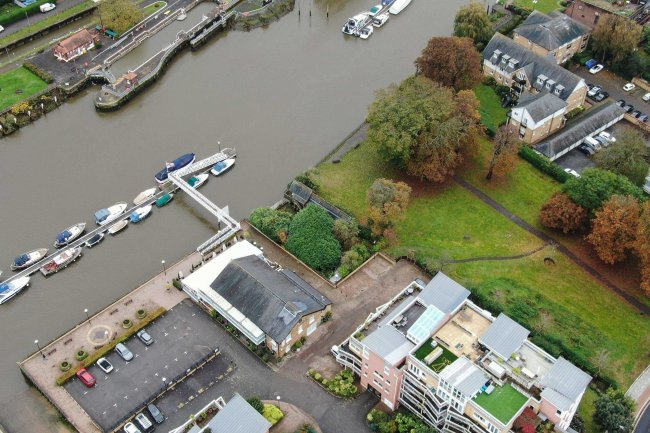 Aldous Boathouse, 20a Manor Road, Teddington, TW11 8BG 5