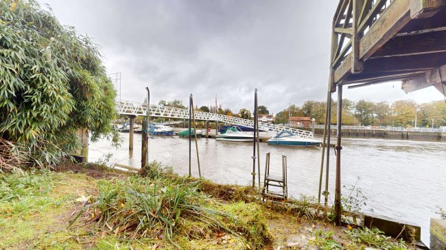 Aldous Boathouse, 20a Manor Road, Teddington, TW11 8BG 5