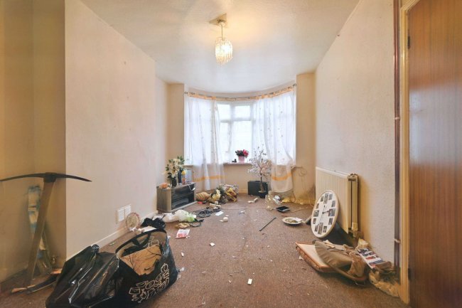 28 Hill Park Road, Gosport, Hampshire, PO12 3EB 1
