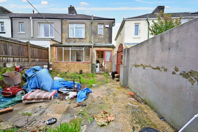 28 Hill Park Road, Gosport, Hampshire, PO12 3EB 1