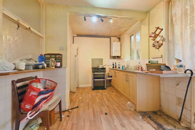 28 Hill Park Road, Gosport, Hampshire, PO12 3EB 1