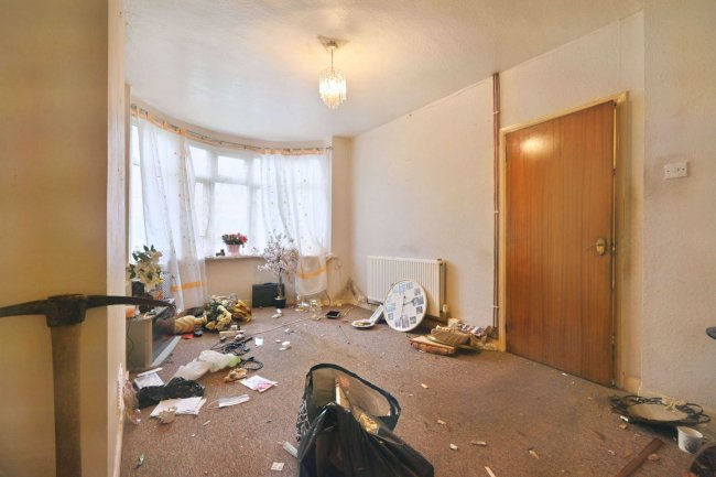 28 Hill Park Road, Gosport, Hampshire, PO12 3EB 1
