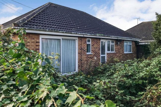 1 Hayes Lane, Canvey Island, SS8 0ES 9