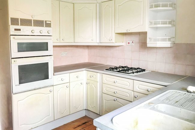 1 Hayes Lane, Canvey Island, SS8 0ES 9