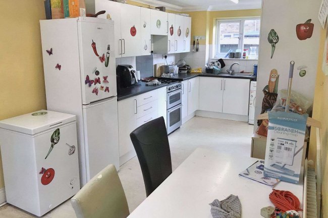 22 Wythefield, Basildon, Essex, SS13 3EN 8