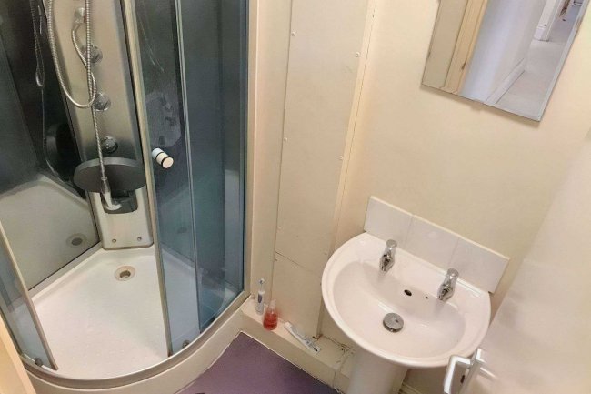 22 Wythefield, Basildon, Essex, SS13 3EN 8