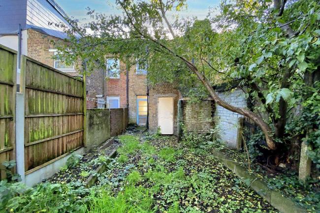 63 Goldsmith Road, Walthamstow, London E17 6AN 9