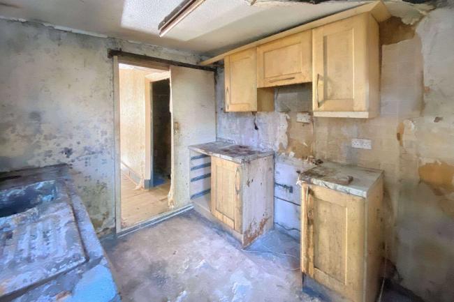 63 Goldsmith Road, Walthamstow, London E17 6AN 9