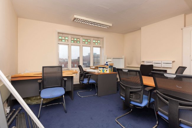 121 Rushey Green, Catford, SE6 4AA 3