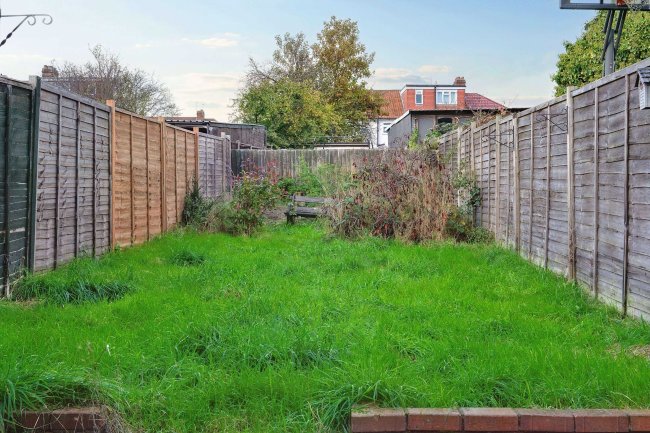 41 Reeves Avenue, The Hyde, London, NW9 8LN 1