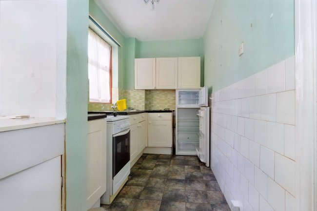 41 Reeves Avenue, The Hyde, London, NW9 8LN 1