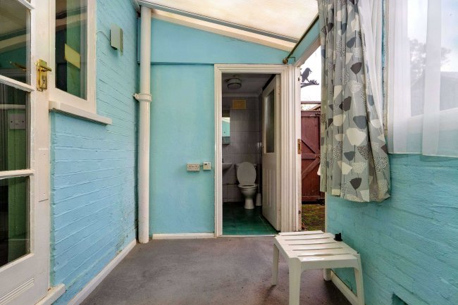 41 Reeves Avenue, The Hyde, London, NW9 8LN 1