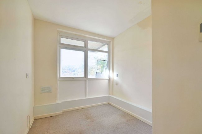 5 The Pines, Purley, Surrey, CR8 2DZ 6