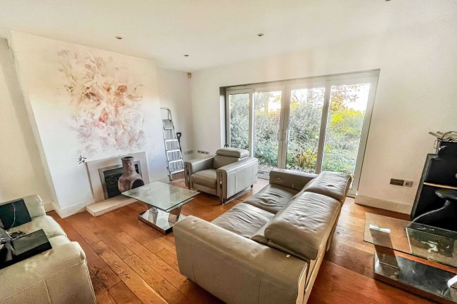 Walnut Cottage, 17 Hickmire, Wollaston, NN29 7SL 10