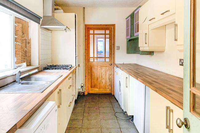 100 Earl Street, Grimsby, Lincolnshire, DN31 2PW 10