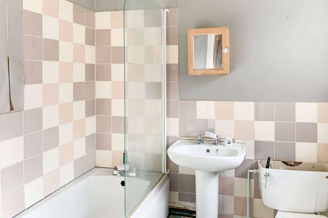 100 Earl Street, Grimsby, Lincolnshire, DN31 2PW 10