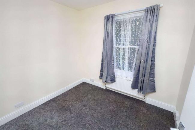 177C Kilburn Park Road, Kilburn, London, NW6 5LG 3