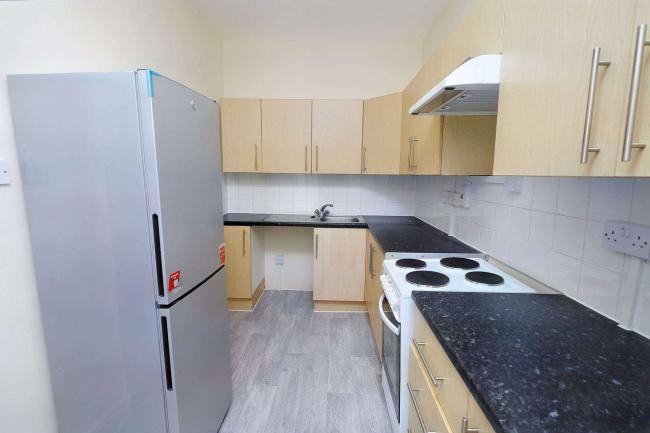 177C Kilburn Park Road, Kilburn, London, NW6 5LG 3