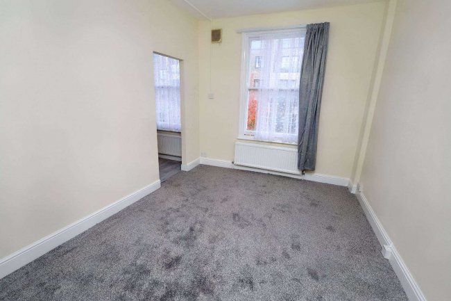 177C Kilburn Park Road, Kilburn, London, NW6 5LG 3