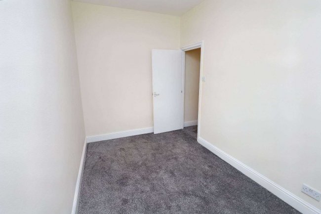 177C Kilburn Park Road, Kilburn, London, NW6 5LG 3