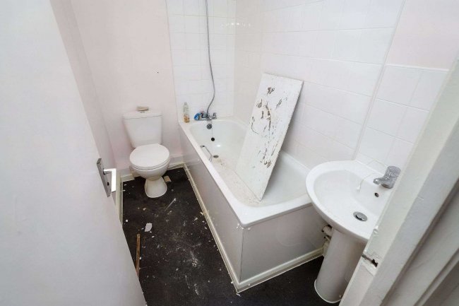 177D Kilburn Park Road, Kilburn, London, NW6 5LG 4