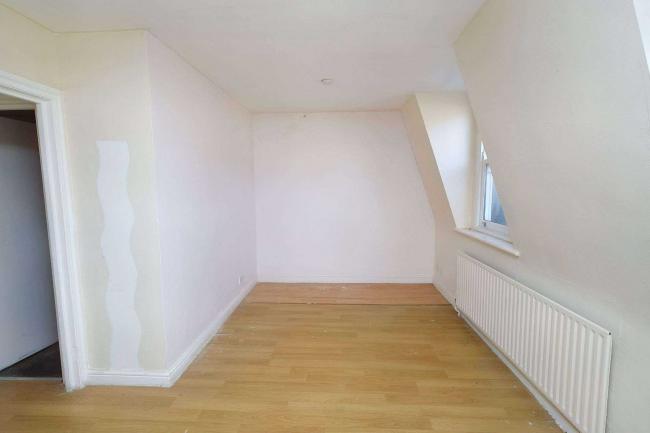 177D Kilburn Park Road, Kilburn, London, NW6 5LG 4