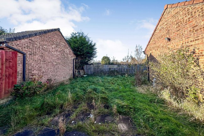 21 Bluebell Drive, Leicester, LE2 6TZ 2