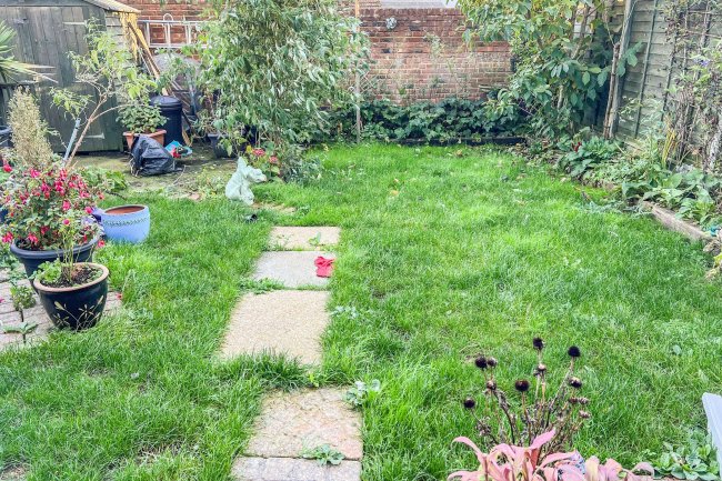 11 West Street, Ashford, Kent, TN23 1JY 6