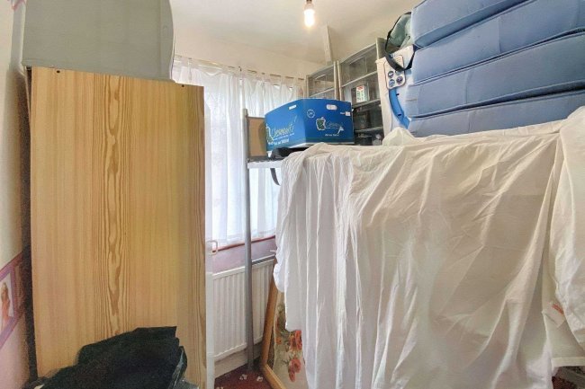 97 Whittington Avenue, Hayes, UB4 0AE 7